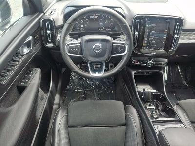 2020 Volvo XC40 R-Design