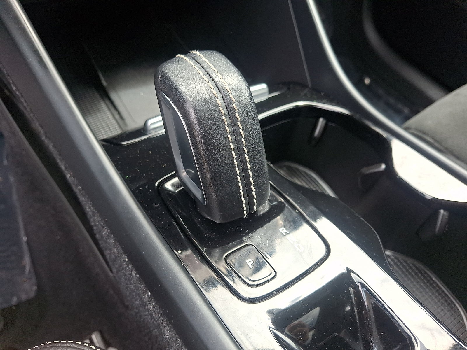 2020 Volvo XC40 R-Design
