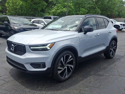 2020 Volvo XC40 R-Design