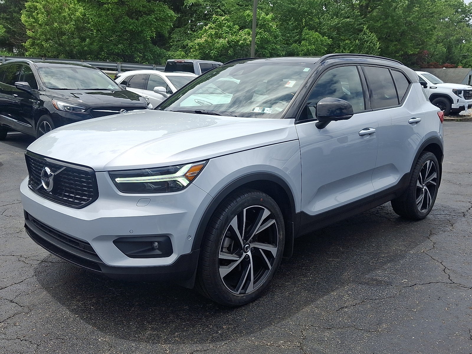 2020 Volvo XC40 R-Design
