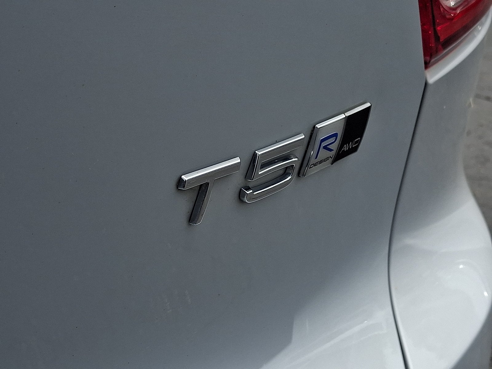 2020 Volvo XC40 R-Design