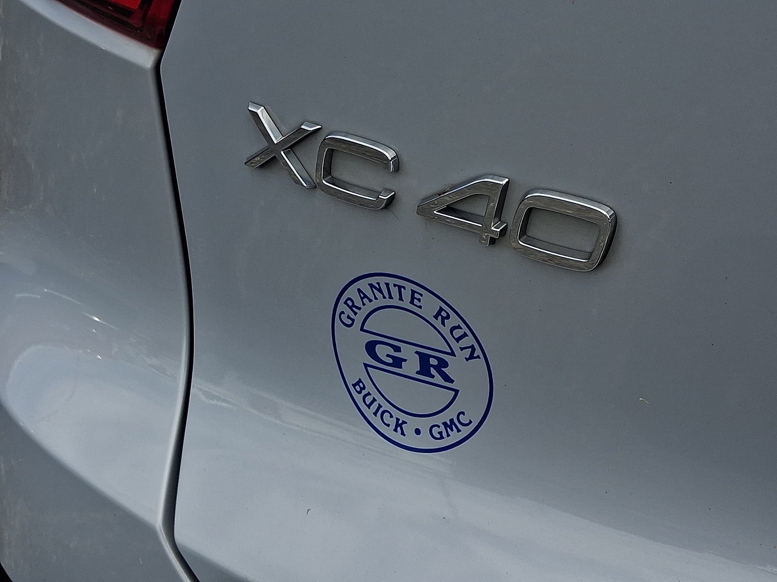 2020 Volvo XC40 R-Design