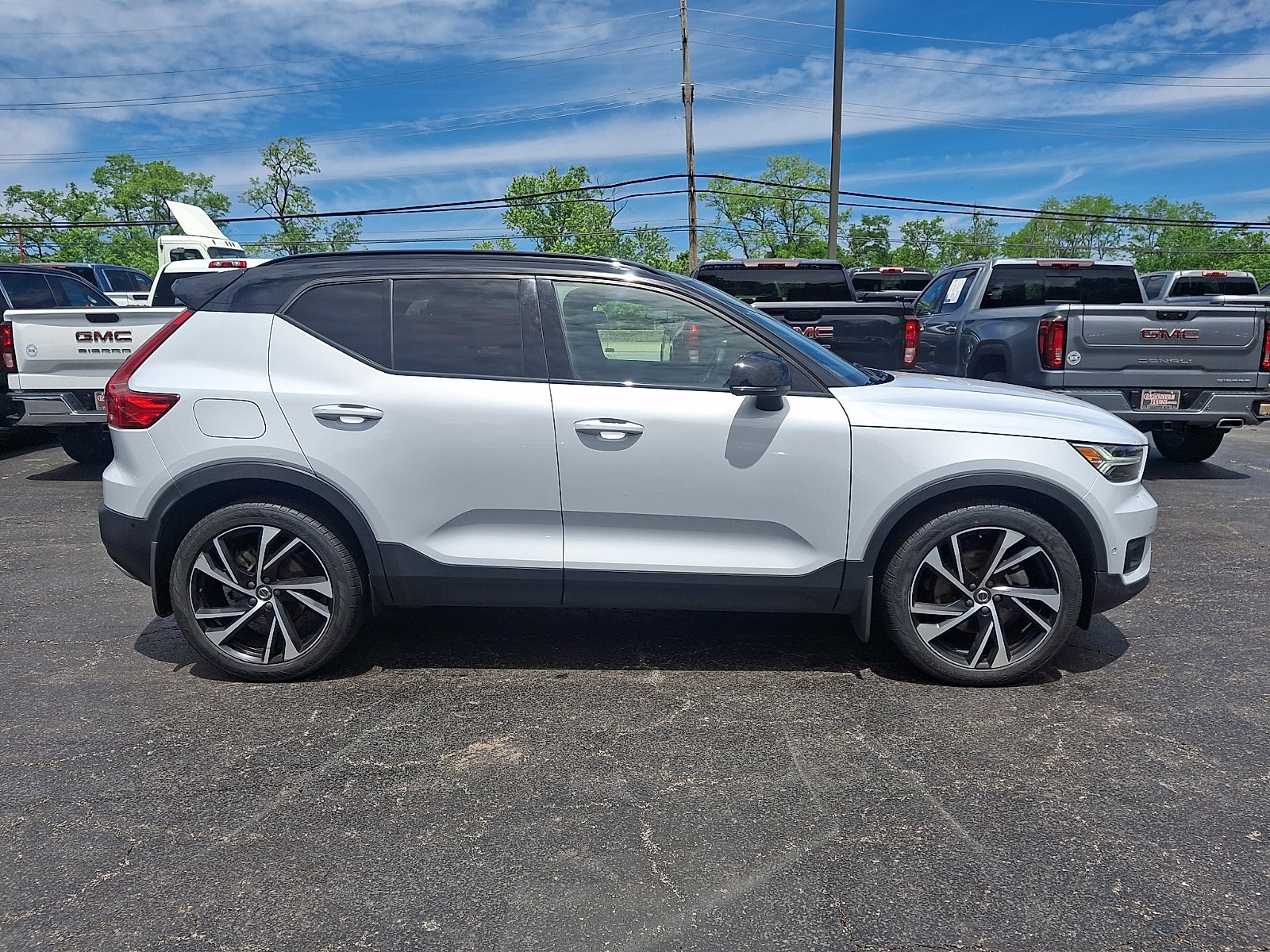 2020 Volvo XC40 R-Design
