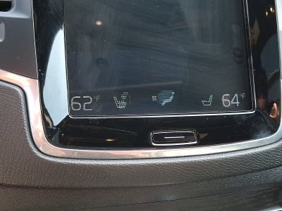 2020 Volvo XC90 Momentum