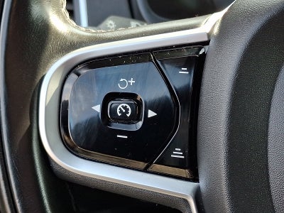 2020 Volvo XC90 Momentum