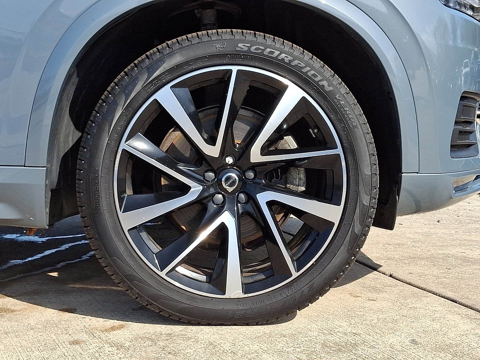 2020 Volvo XC90 Momentum
